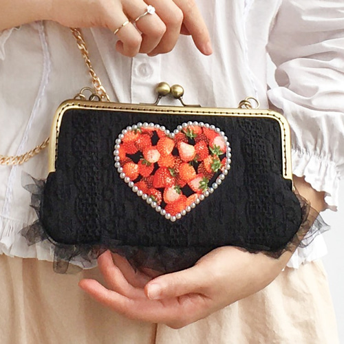 ♥️モモちゃん様ご予約お取り置き品♥️手編み いちごバッグ
