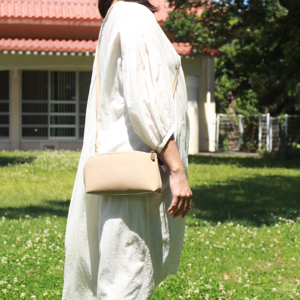 春　3wayお財布ポシェット  スマホ・鍵・カード20枚！ポーチ付きベージュ