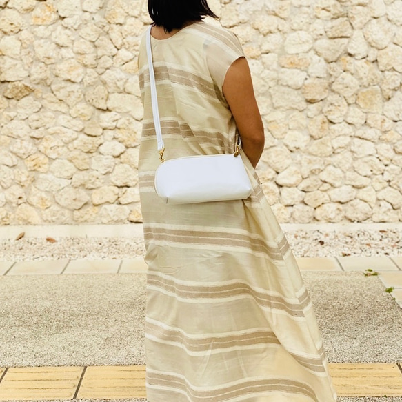 旅行に　3way スマホお財布ポシェット ホワイト牛革 スマホ・鍵・カード20枚！口紅が入る スマホ