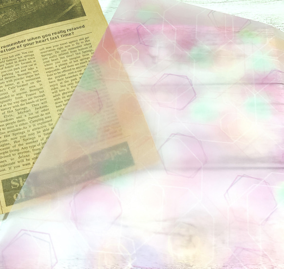 【ピンク模様のトレーシングペーパー】5枚　かわいい　紙もの　ペーパー　トレペ　文房具　ラッピング　用紙　コラージュ 1枚目の画像