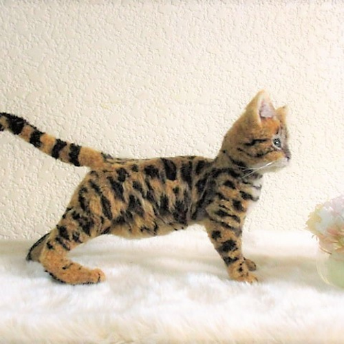 羊毛フェルト かわいい 猫 ベンガル 置物 ハンドメイド 羊毛フェルト