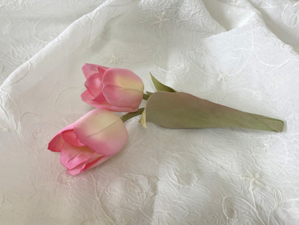 チューリップ 布花のコサージュ 4枚目の画像