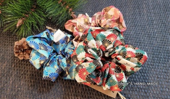 和風大腸髮圈|菊/日式布花/純棉印花布/長髮的好夥伴 第1張的照片