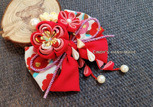 重梅花簪蝴結兩件組|髮簪/髮梳/彈跳夾/っまみ細工/絹布/縮緬布/日式布花/浴衣/和服配件 第1張的照片