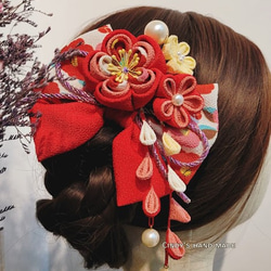 重梅花簪蝴結兩件組|髮簪/髮梳/彈跳夾/っまみ細工/絹布/縮緬布/日式布花/浴衣/和服配件 第2張的照片