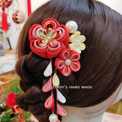 重梅花簪蝴結兩件組|髮簪/髮梳/彈跳夾/っまみ細工/絹布/縮緬布/日式布花/浴衣/和服配件 第3張的照片