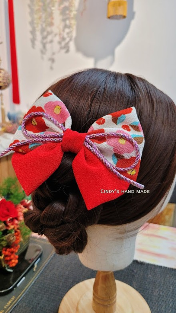 重梅花簪蝴結兩件組|髮簪/髮梳/彈跳夾/っまみ細工/絹布/縮緬布/日式布花/浴衣/和服配件 第4張的照片