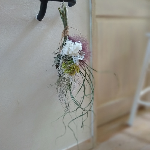 紫陽花二種と沢山の野草とスモークツリーのドライフラワーホワイト