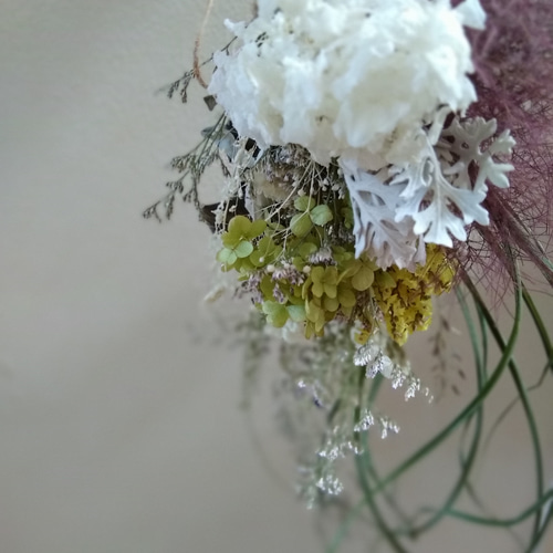 紫陽花二種と沢山の野草とスモークツリーのドライフラワーホワイト