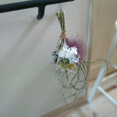 紫陽花二種と沢山の野草とスモークツリーのドライフラワーホワイト