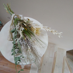 爽やかな野草のドライフラワースワッグ ホワイト＆グリーン（花