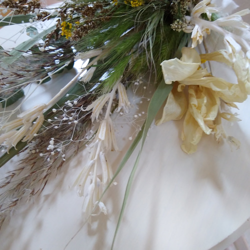 爽やかな野草のドライフラワースワッグ ホワイト＆グリーン（花材変更