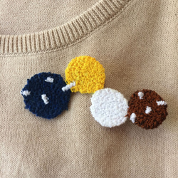 まる×4　刺繍ブローチ 6枚目の画像