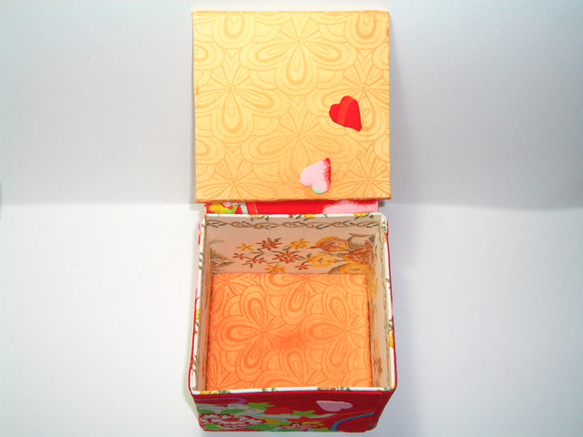SALE！《送料無料》ロールティッシュケース飾り箱　ー　椿　ー 3枚目の画像