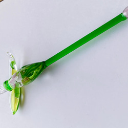 【新作春の花・一点もの】a_beeの気まぐれチューリップのガラスペン・葉っぱのペン置き（化粧箱付き） 6枚目の画像