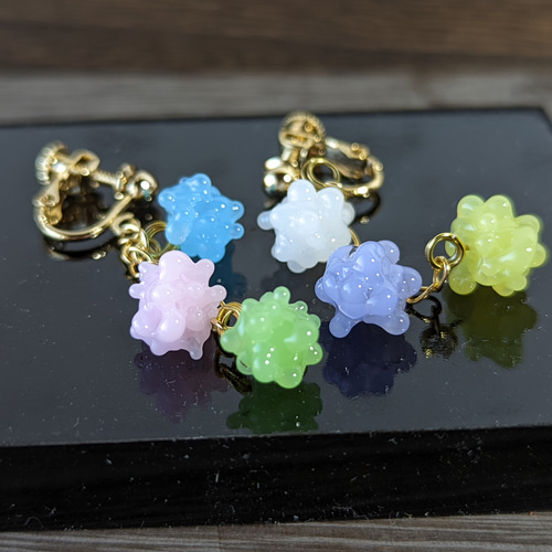 再販・ニュータイプ】硝子の6色金平糖アシンメトリーイヤリング・B