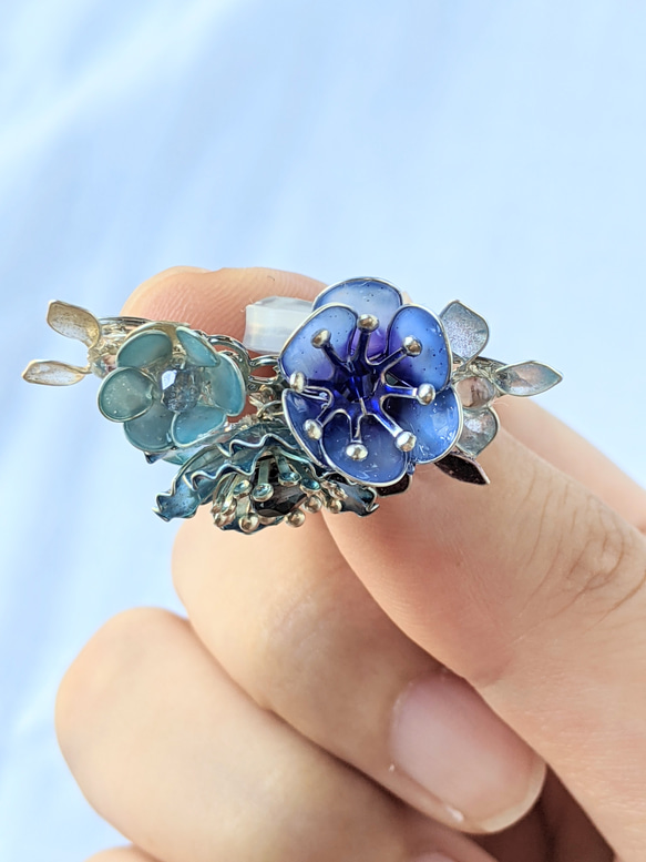 青い花束のイヤリング（片耳用） 5枚目の画像