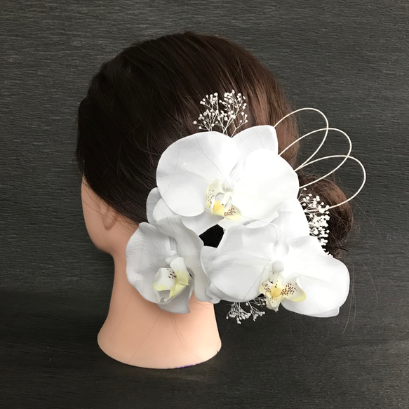 胡蝶蘭 3輪　かすみ草　水引き　結婚式 卒業式 成人式 ヘッドパーツ 髪飾り 和装 洋装   純白　ヘッドドレス 3枚目の画像