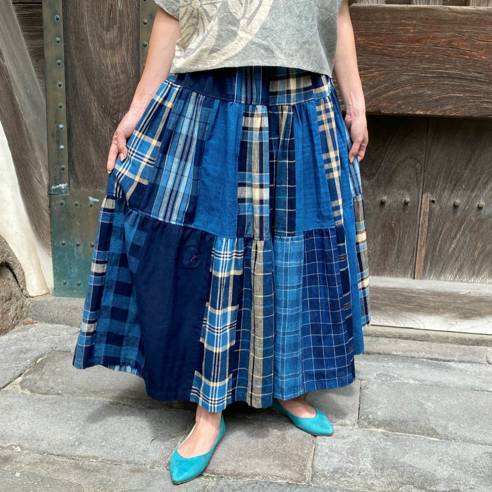 古布・藍縞リメイクスカート⭐️ (古布リメイク 格子と藍染の 古布・藍縞リメイクスカート⭐️ (古布リメイク 格子と藍染の