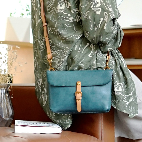 66 2022年新品 柔らかい レザーバッグ レザー 斜めがけ ショルダー  