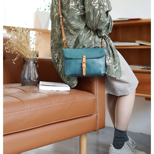 66 2022年新品 柔らかい レザーバッグ レザー 斜めがけ ショルダー  