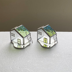 草原の小さなお家*+シャインマスカット色とオリーブ色+オブジェ*LEDキャンドルホルダー*ステンドグラス 3枚目の画像