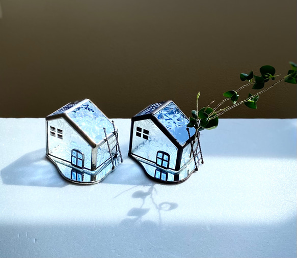 草原の小さなお家*+空色の屋根*+オブジェ*LEDキャンドルホルダー*ステンドグラス 4枚目の画像