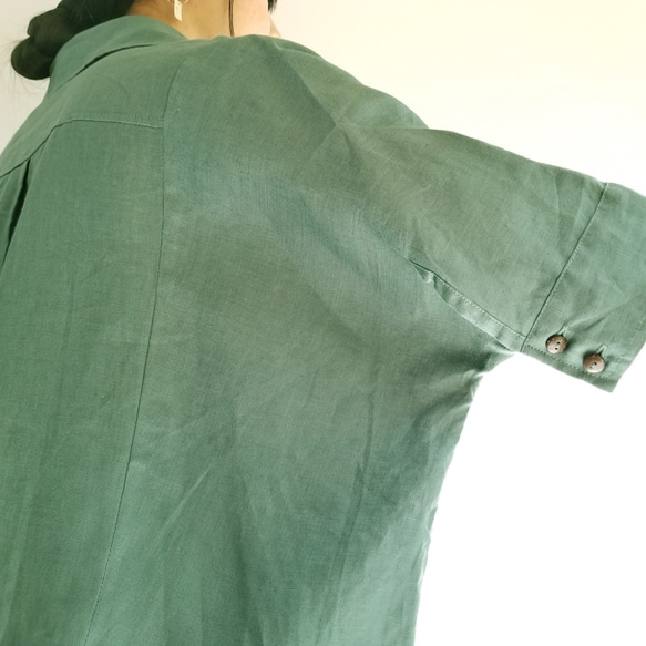 【即納】ピンタックのリネンシャツゆったりドルマンショルダー ダークグリーン 5枚目の画像