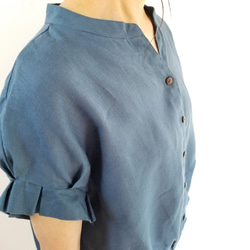 【準備出貨】漂亮的夏季亞麻襯衫★可愛的靛藍色，褶邊袖子和圓角底邊 第8張的照片
