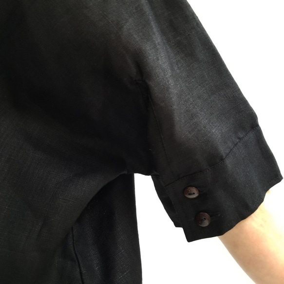 ピンタックのリネンシャツゆったりドルマンショルダー ブラック 9枚目の画像