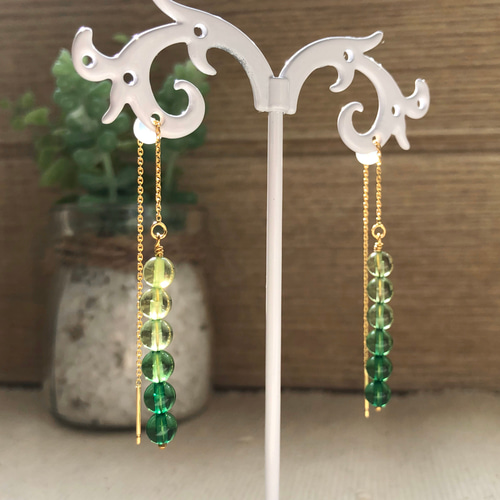 バルチックアンバー【琥珀】グリーングラデーションアメリカンピアス