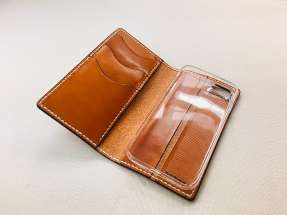iPhone SE 2020筆記本型真皮保護套（TPU透明保護套縫入筆記本）3卡+1袋 第3張的照片
