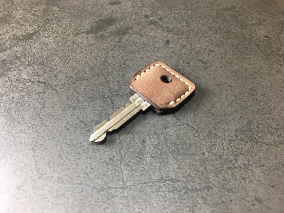 [手工縫製] Cape Hunt 日本製造 真皮鑰匙套（巧克力色） 第1張的照片