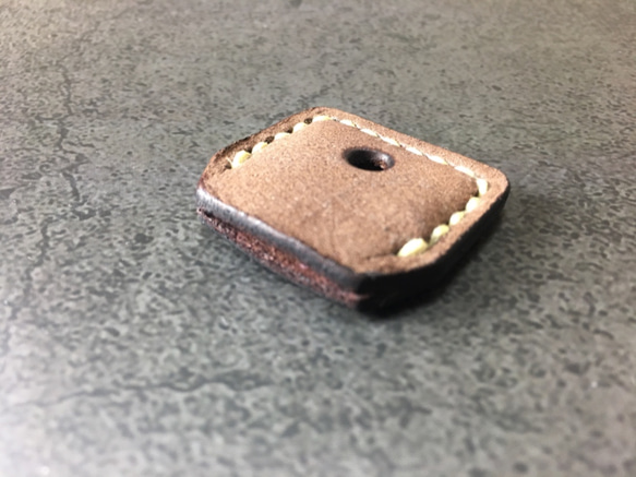 [手工縫製] Cape Hunt 日本製造 真皮鑰匙套（巧克力色） 第9張的照片