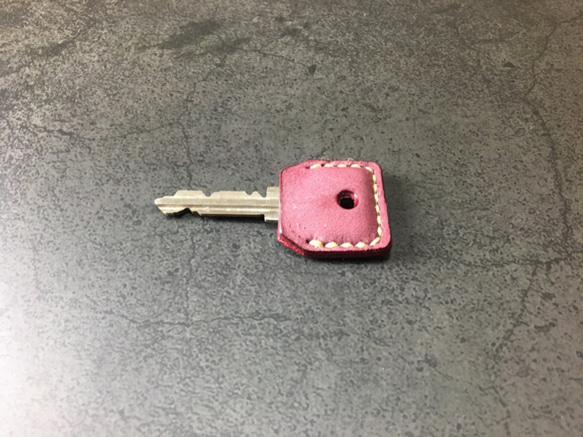 【手工縫製】Cape Hunt 日本製造 真皮鍵套（紅色瀏海日色） 第2張的照片