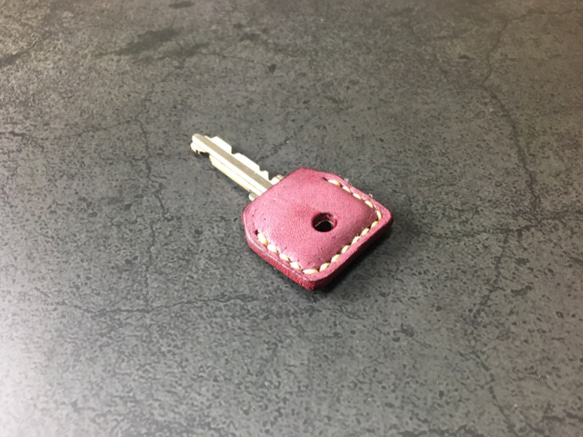 【手工縫製】Cape Hunt 日本製造 真皮鍵套（紅色瀏海日色） 第3張的照片