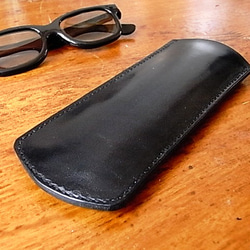 【手縫】3Dメガネ用黒本革ケース 1枚目の画像