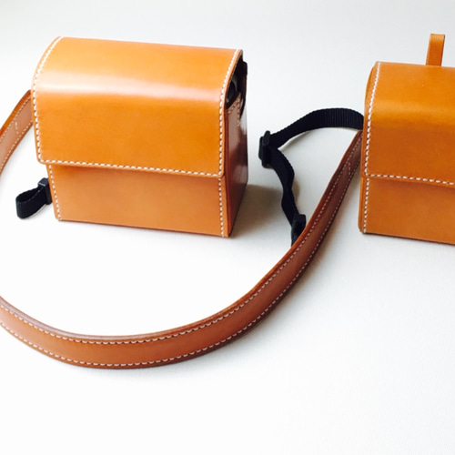 ライカ ゾフォート用キャメル色本革カメラケース（生成り麻糸）革の