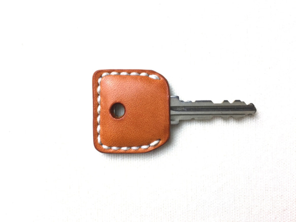 【手工縫製】駝色真皮鑰匙套（厚皮轉動鑰匙手感好⁈） 第4張的照片