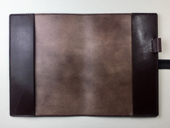 【手縫】チョコ色本革A5ノートブックカバー※アジャスト機能のペンホルダー付 7枚目の画像