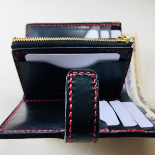 手縫】黒色本革二つ折り財布(赤糸)(カード8+お札1+ファスナー 手縫】黒色本革二つ折り財布(赤糸)(カード8+お札1+ファスナー