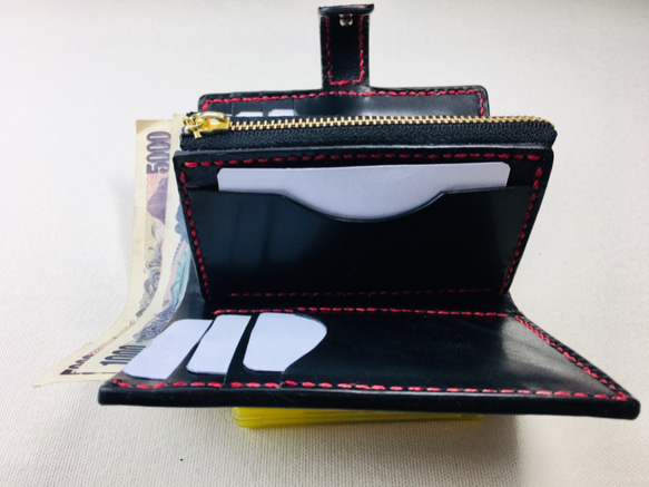【手縫】黒色本革二つ折り財布(赤糸)（カード8＋お札1＋ファスナー式小銭入れ） 6枚目の画像