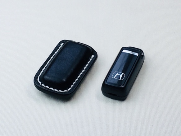【手縫】ホンダ車用黒色本革スマートキーケース （2ボタン NBOX NBOXカスタム Nワゴン Nワンなど） 2枚目の画像