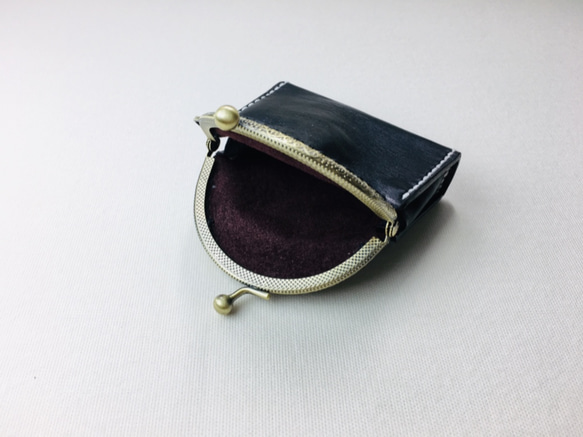 【手縫】黒色のがま口のお財布（小物入れやイヤホンケース、ピルケースなど） 7枚目の画像