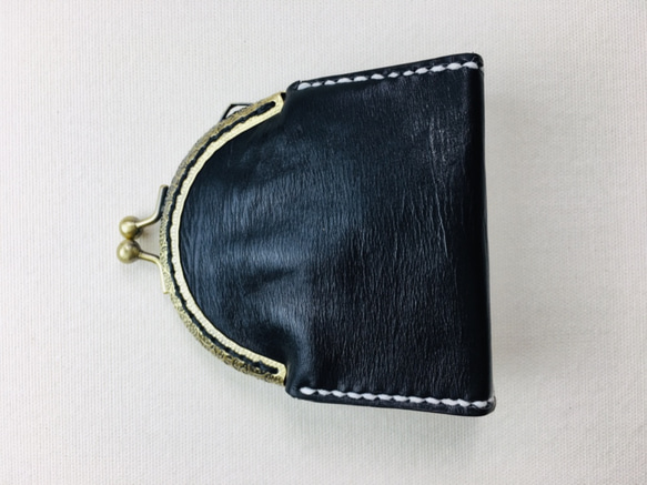 【手縫】黒色のがま口のお財布（小物入れやイヤホンケース、ピルケースなど） 9枚目の画像