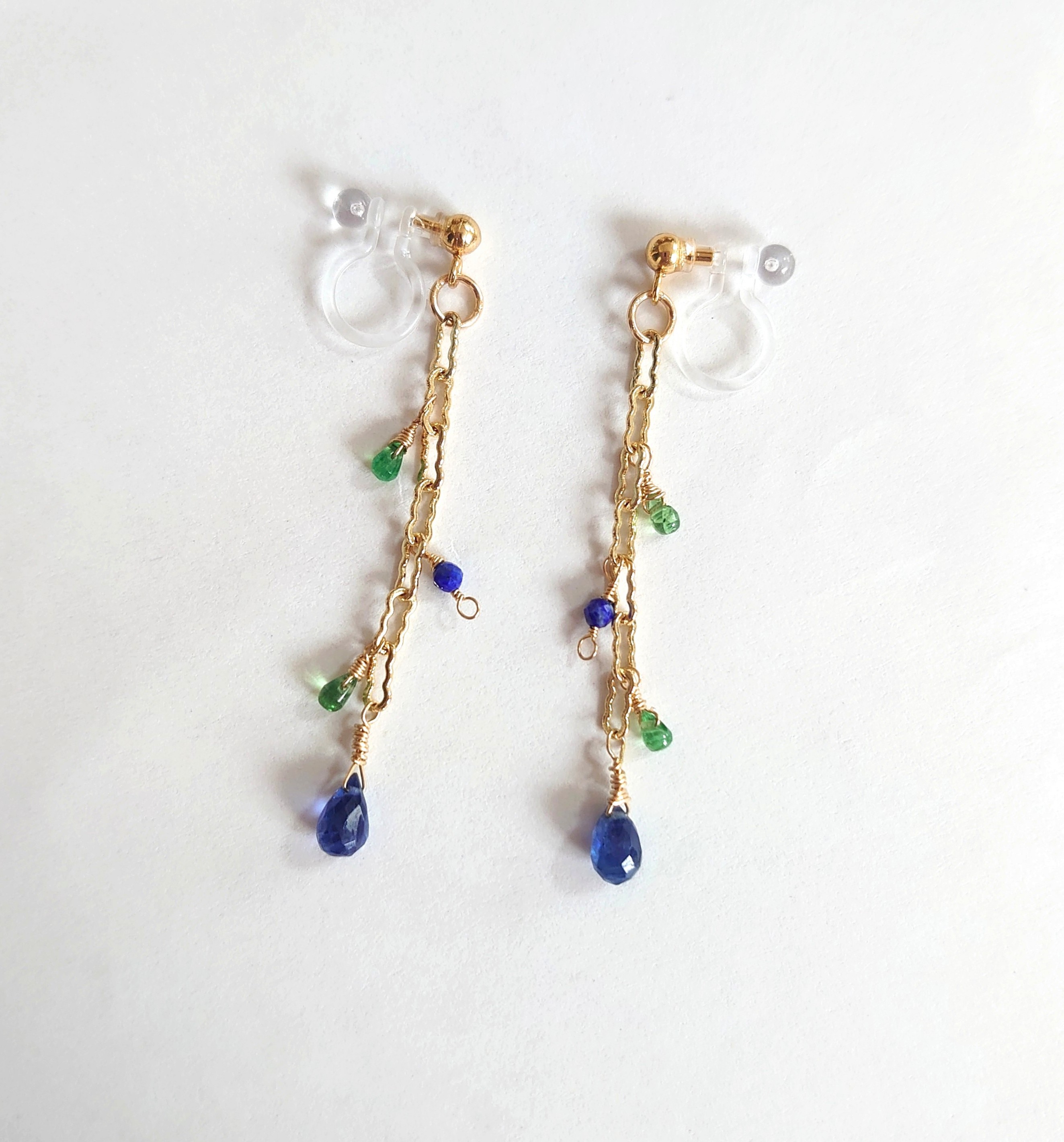 14kgf✨カイヤナイトとツァボライトのイヤリング／ピアス