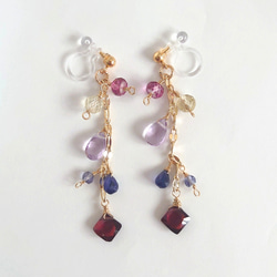 14kgf コイン型ガーネット4連ピアス