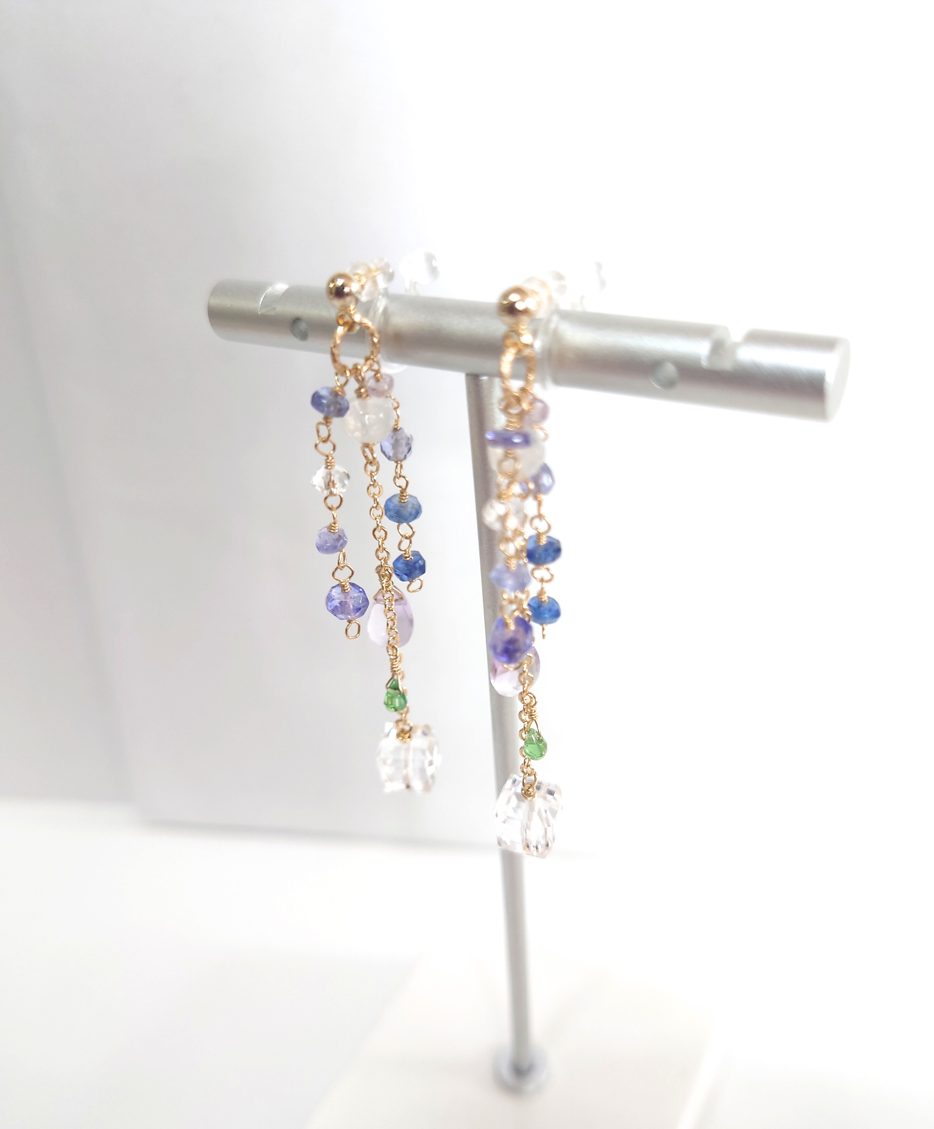 14kgf✨初夏〜タンザナイトとツァボライトたちの天然石イヤリング／ピアス