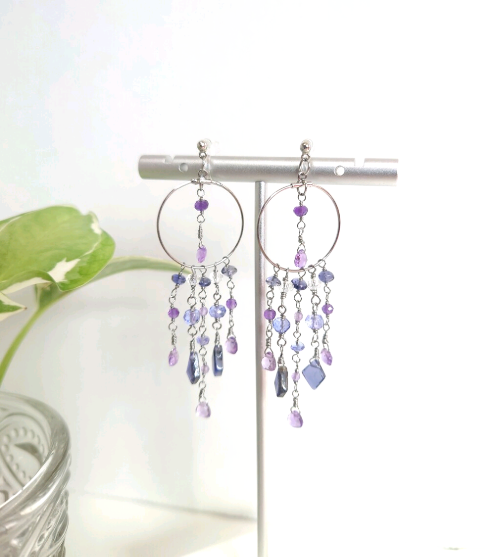 ステンレス~luxe✨アイオライト、アメジスト、タンザナイトなど天然石シャンデリアゴージャスイヤリング／ピアス