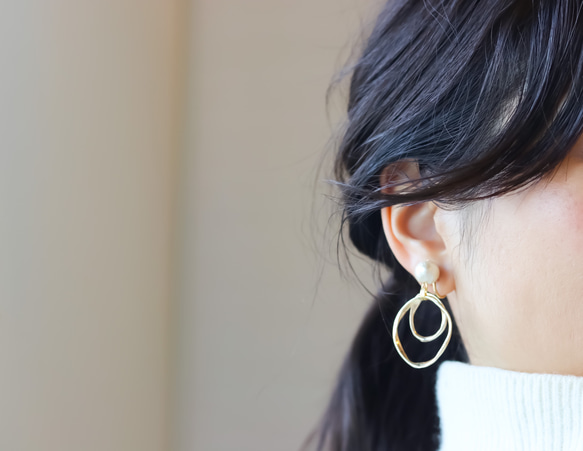 [再次上架] Cotton pearl &amp; w ring earrings/pierced earrings (抗過敏) 第4張的照片